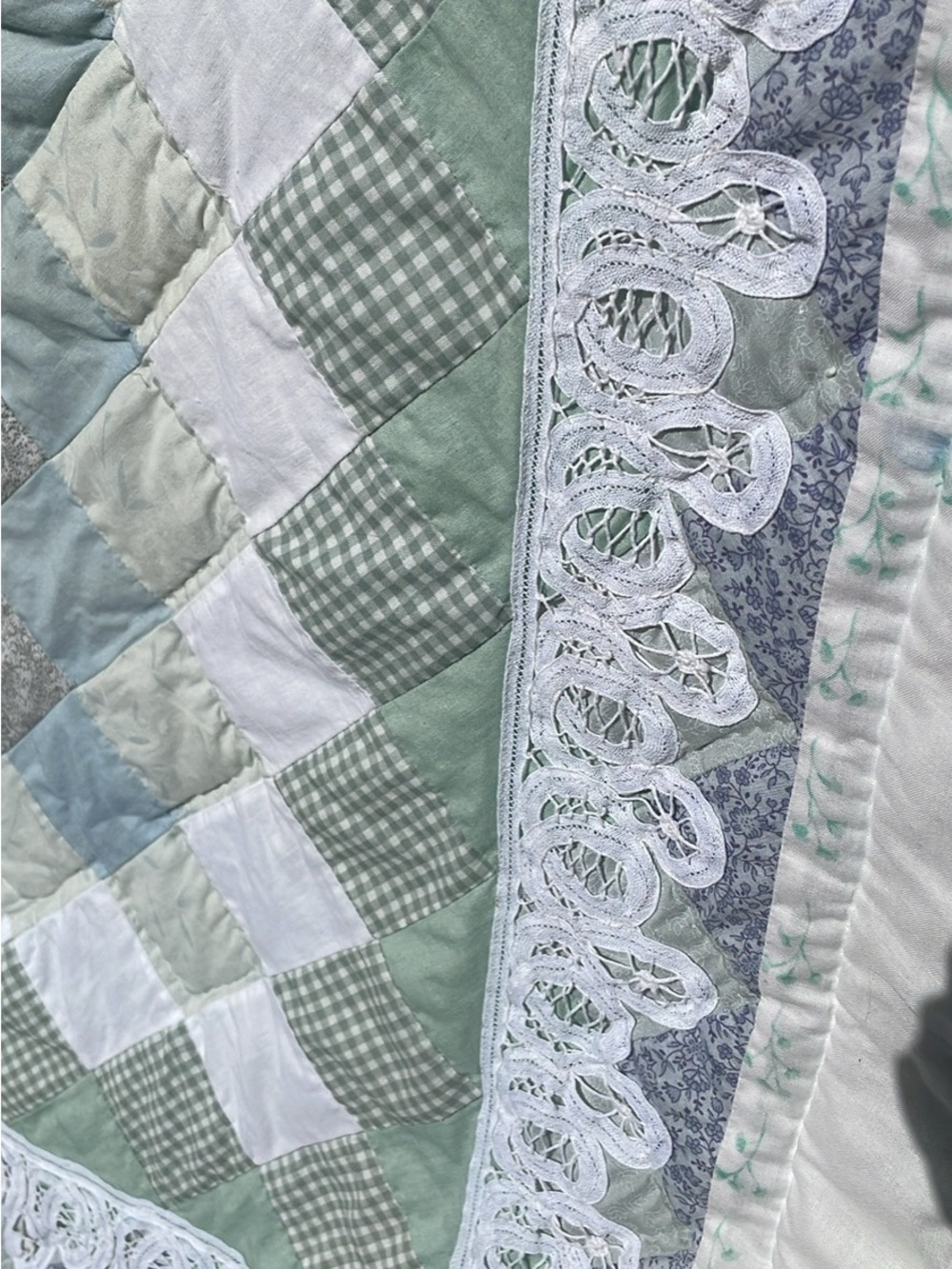 🦋 Vintage handmade White Lace w Pastel color Square Block quilt & matching sham - Picture 7 of 9
